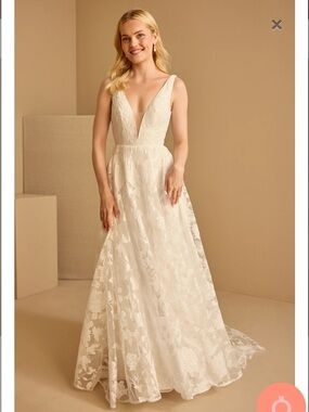 NWT Vow’d Floral Lace V-Neck A-Line Wedding Dress - 6
